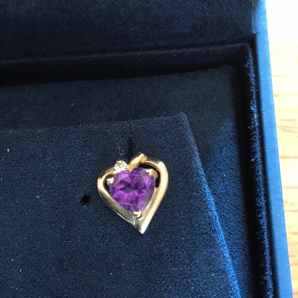 10k Gold Amethyst/Diamond heart shaped earrings - Picture 2 of 3